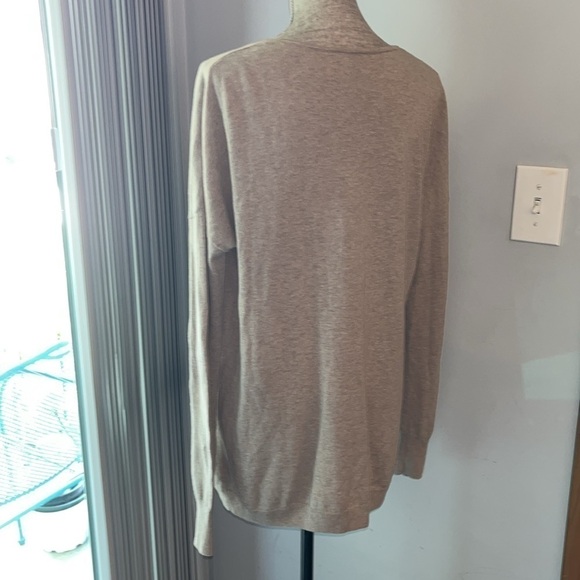 Halston Heritage women's long sleeves sweater with pockets on front.  Medium - Picture 5 of 7